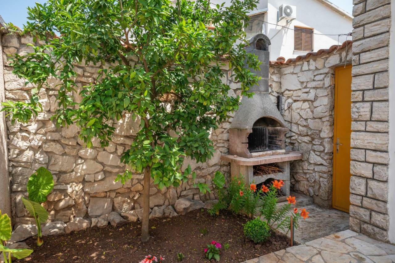 Apartments Klavdija Vodice Exterior photo